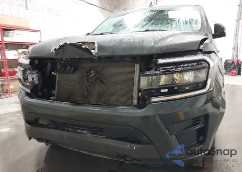 2022 Ford Expedition Xlt z USA, uszkodzony, nr VIN 1FMJU1JT7NEA47037